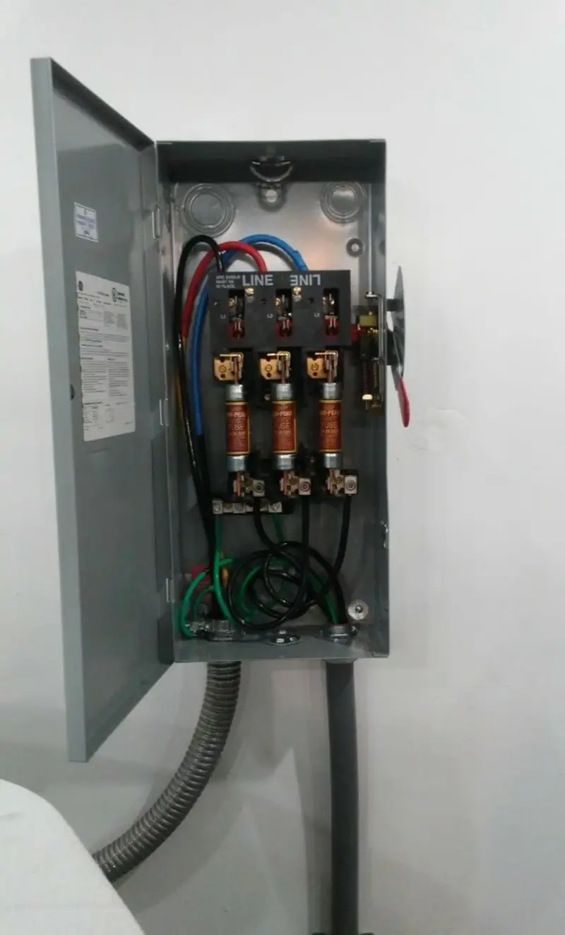 Three-phase disconnect switch installed for Smoke Detector Installation in Vevay